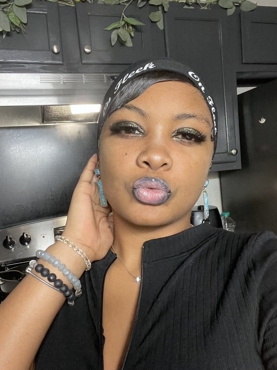 JhonniDior's tweet photo. your candy licker girl 🍬🍭😍 https://t.co/c23OcqTbGM