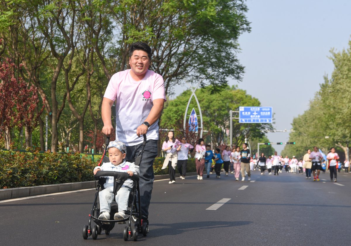 4月19日，“漫步樱花行”栾城区第二届全民健身大赛成功举办。
