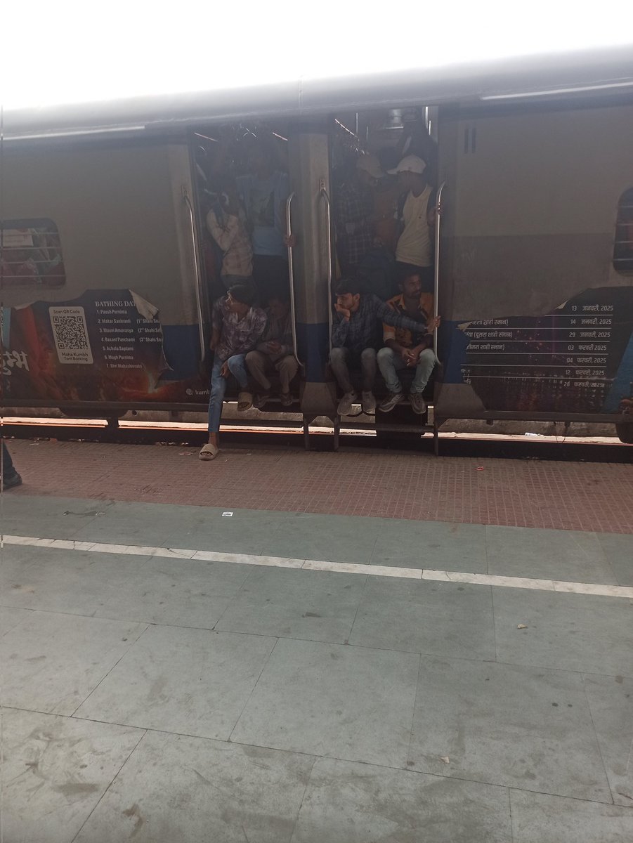 skunj2004's tweet photo. Kindly increase coach no. In train no. 15556. Too much crowd so that passenger won't be able to enter into the coach or perform daily ticket checking to reduce the crowd
@RailwaySeva @AshwiniVaishnaw https://t.co/6v90FkWrR0