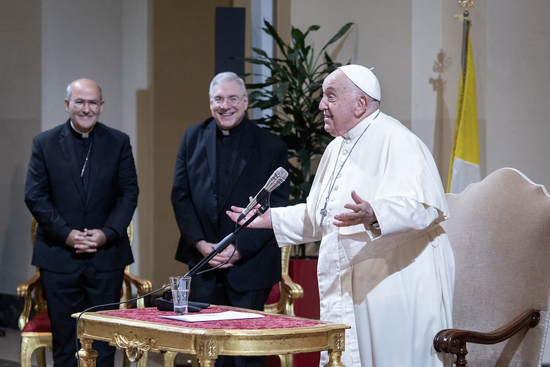 Pontificia Università Gregoriana (@unigregoriana) on Twitter photo Con grande commozione la Comunità universitaria della <a href="/UniGregoriana/">Pontificia Università Gregoriana</a> si unisce al cordoglio e alla preghiera di tutta la Chiesa per la morte del Santo Padre #PapaFrancesco. Lo affidiamo al Padre celeste, colmi di gratitudine per avercelo donato 🙏 Con grande commozione la Comunità universitaria della <a href="/UniGregoriana/">Pontificia Università Gregoriana</a> si unisce al cordoglio e alla preghiera di tutta la Chiesa per la morte del Santo Padre #PapaFrancesco. Lo affidiamo al Padre celeste, colmi di gratitudine per avercelo donato 🙏