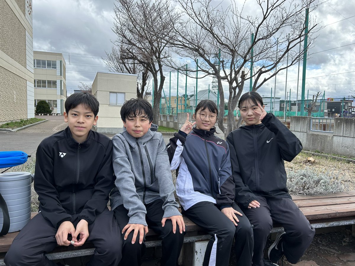 【2025/4/20 スガワラ杯予選の結果🏸】

川村　クラブ地区ベスト4🥉
三上　クラブ地区準優勝🥈
青柳　クラブ地区優勝🥇
蝦名　クラブ地区ベスト4🥉
横井　清田地区優勝🥇
堂腰　南地区優勝🥇

応援ありがとうございました🙇‍♂️

#バドミントン 
#ノーススタージュニア札幌 
#ノーススタークリエイション