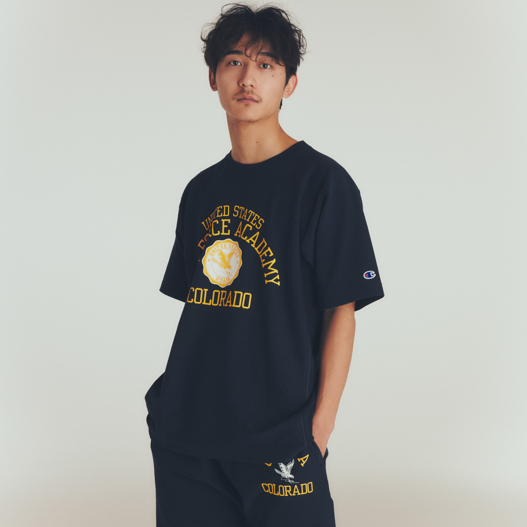 champion__japan's tweet photo. 【Champion T-shirts Collection】

タイムレスでエッセンシャル。いつものスタイルに欠かせない、ChampionのTシャツ。オーセンティックなこだわりが詰まった一枚を、6名のモデルが、自分らしく着こなす。

俳優 仲野温

上下セットアップで着るだけで、コーデが楽に決まる。チャンピオンは気取ってないけど、洒落てるアイテムが多くて、撮影によく着ていきます。

Photo by FASHIONSNAP

@8on14 
@fashionsnap

▼特設サイトはこちら
https://t.co/1y6XFHoQf2