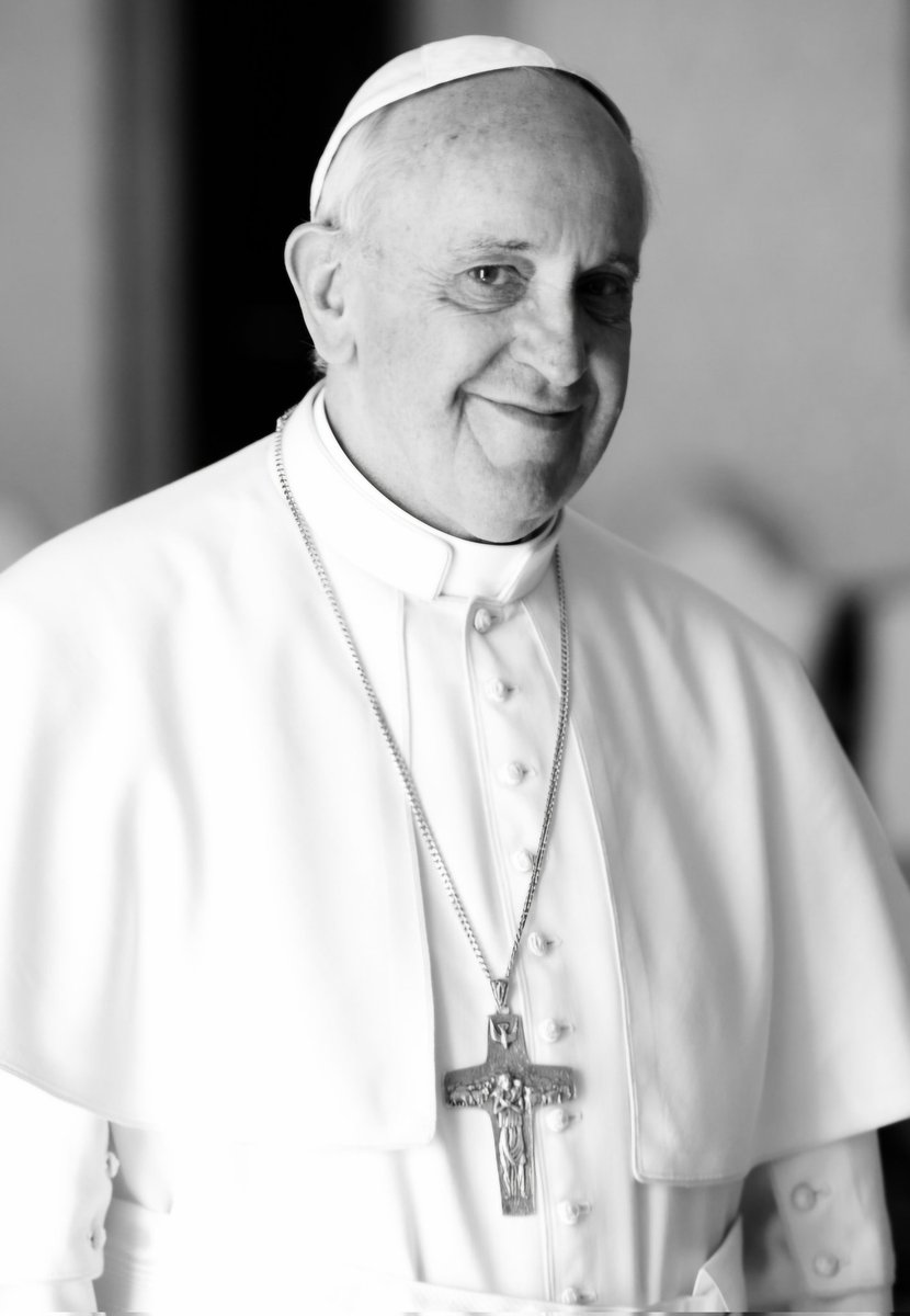 golla80s's tweet photo. RIP Papst Franziskus 🖤🕯🙏 https://t.co/lOw8bwPdof