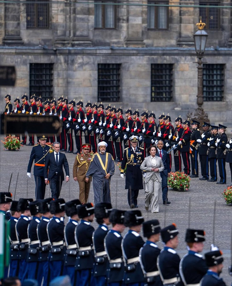زيارةٌ تاريخية بأعلى مستوياتها لجلالة السلطان هيثم بن طارق المعظم /أبقاه الله/ إلى العاصمة الروسية موسكو .. محاور هامة منها السياسية والاقتصادية الاستثنائية في الكرملين بين البلدين الصديقين .. سدد الله مساعي جلالته بالتوفيق والنجاح لخدمة وطنه وشعبه الوفي. #السلطان_هيثم_يزور_روسيا