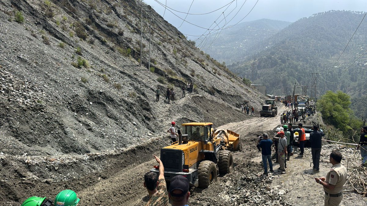 KashmirLife's tweet photo. After the Deluge: Restoration Works Underway in Ramban 
Following the tragic #cloudburst that claimed three lives in #Ramban, restoration efforts are now in full swing. These images by #HimalayanQRT #Ramsoo capture the ground restoration situation. https://t.co/4yjT0x0Z2O