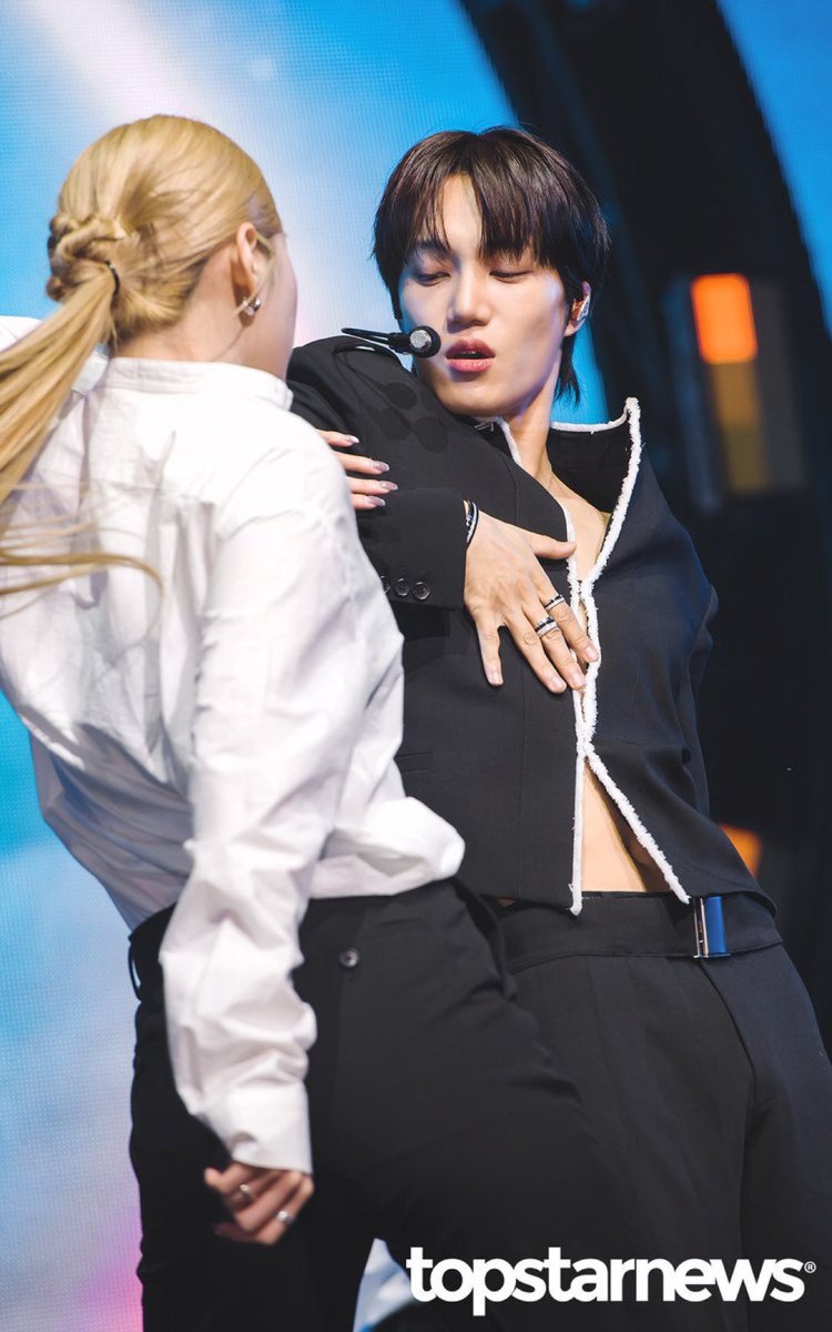 drop the tags 👇👇👇

#카이_웨잇온미_오늘발매 #KAI_WaitOnMe_Today