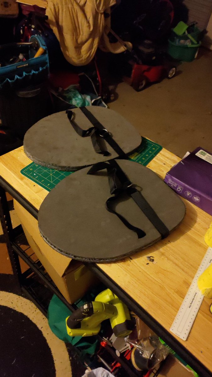 H͓̽a͓̽l͓̽e͓̽n͓̽ 🔜 FurDU 26 tweet media