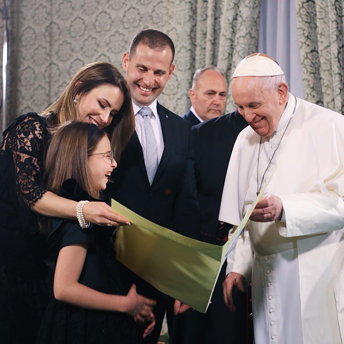 Robert Abela (@robertabela_mt) on Twitter photo I pay tribute to Pope Francis, whose visit to ๐ฒ๐น remains deeply cherished. His pontificate was defined by tireless efforts for peace, a strong voice for the vulnerable & significant reforms in the Catholic Church. On behalf of <a href="/MaltaGov/">Government of Malta ๐ฒ๐น</a> I send my condolences to the Holy See. - RA I pay tribute to Pope Francis, whose visit to ๐ฒ๐น remains deeply cherished. His pontificate was defined by tireless efforts for peace, a strong voice for the vulnerable & significant reforms in the Catholic Church. On behalf of <a href="/MaltaGov/">Government of Malta ๐ฒ๐น</a> I send my condolences to the Holy See. - RA