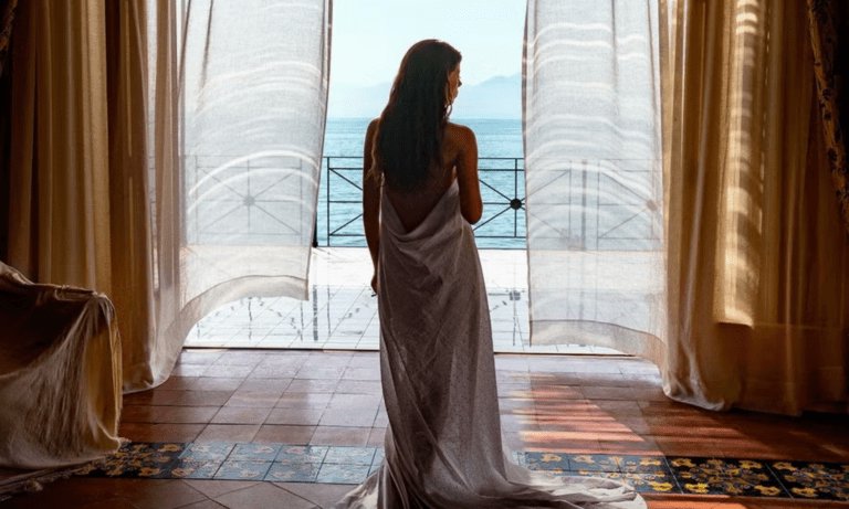 Leire4x's tweet image. PARTHENOPE
No sabría describir las películas de Sorrentino. Lo que sí son es un canto a la belleza y rozan el surrealismo, que me encanta.
youtu.be/yxEe3DwV_5g?si…