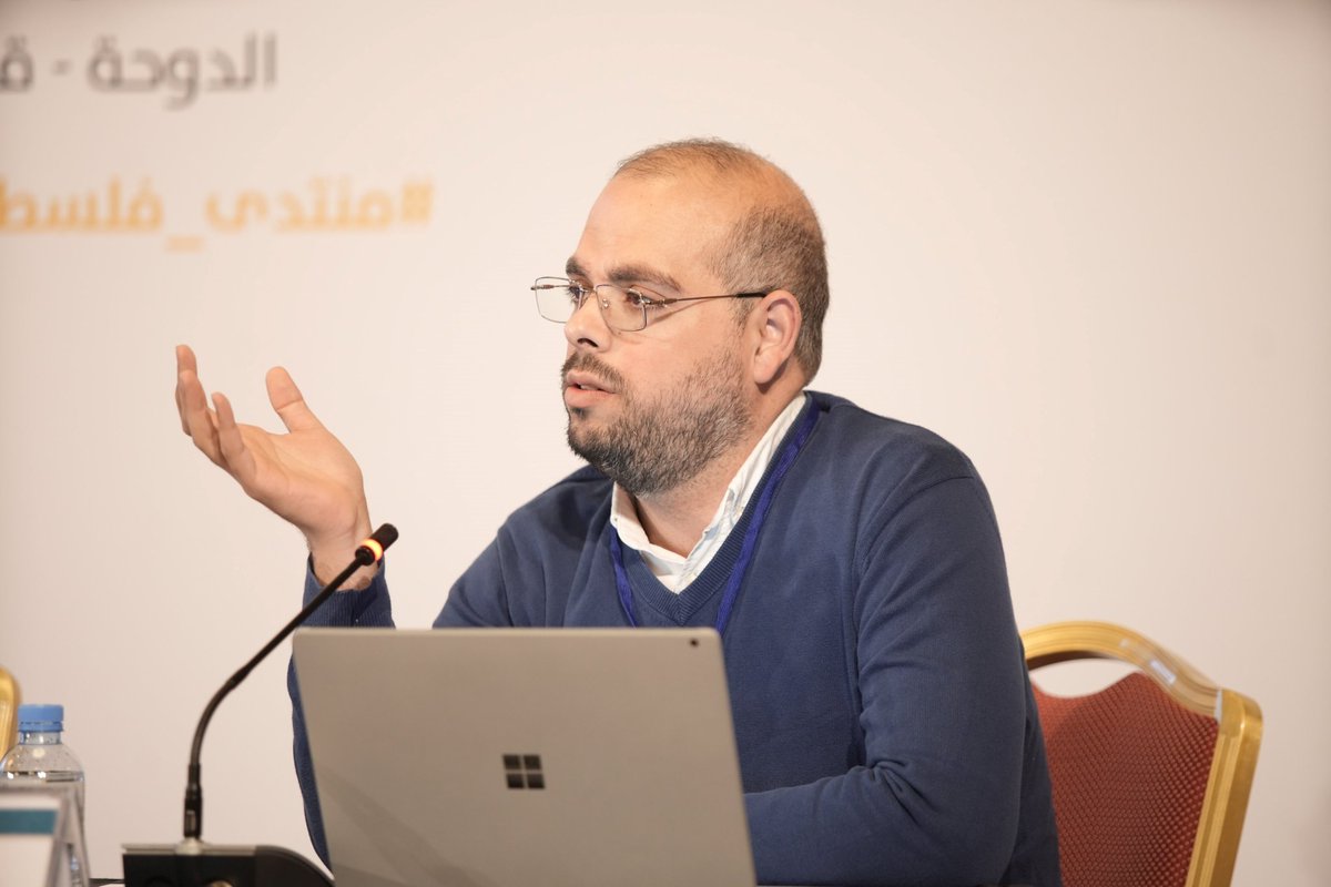 بعد 20 يوما من الاعتقال، تقرر الإفراج عن الباحث والمؤرخ الفلسطيني العزيز بلال شلش.
20 يوما من التحقيق المتواصل، وجلسات التمديد واحدة تلو الأخرى، في محاولة لتثبيت شبهة واهية… لكنها انهارت في نهاية المطاف.

خلال الساعات القريبة، يخرج بلال إلى الحرية دون قيد أو شرط.