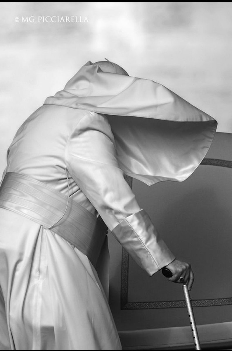 ➡️ El #PapaFrancisco ha fallecido hoy en #Roma a las 07;35 de la mañana.
Descansa en Paz, Francisco 
¡Gracias!