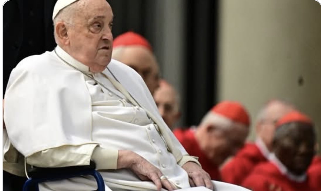 🔴 Le Pape François est mort  . Élu pape en 2013 après la renonciation de Benoît XVI, le pape François est mort, annonce le Vatican ce lundi 21 avril. Il avait 88 ans.