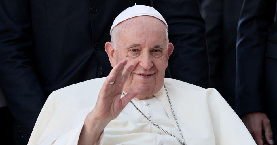 Paus Franciscus is overleden op Paasmaandag, een dag van hoop. Tot het einde sprak hij over het lijden in Gaza en Oekraïne.
Wij gedenken hem als een stem voor vrede, rechtvaardigheid en menselijkheid.

Executief van de Moslims van België