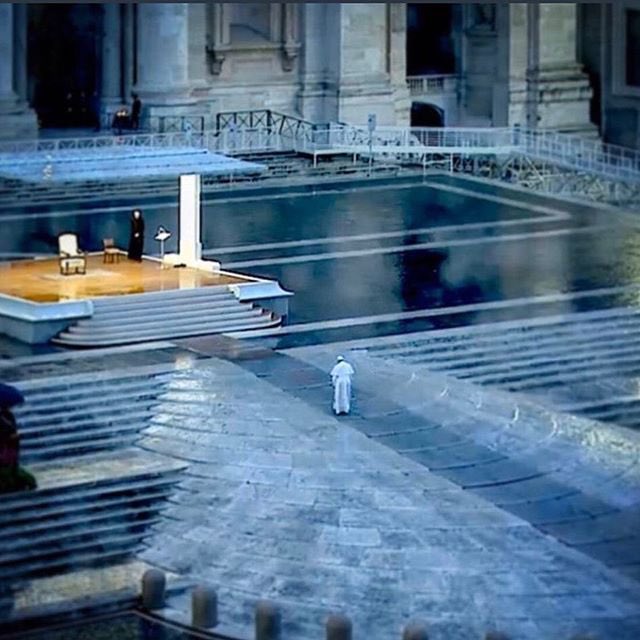 “Nessuno si salva da solo, siamo tutti nella stessa barca tra le tempeste della storia”

Grazie Papa Francesco