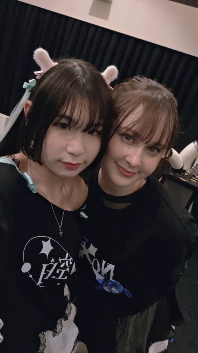 i finally remembered to take pics this time... i love idols!!!!