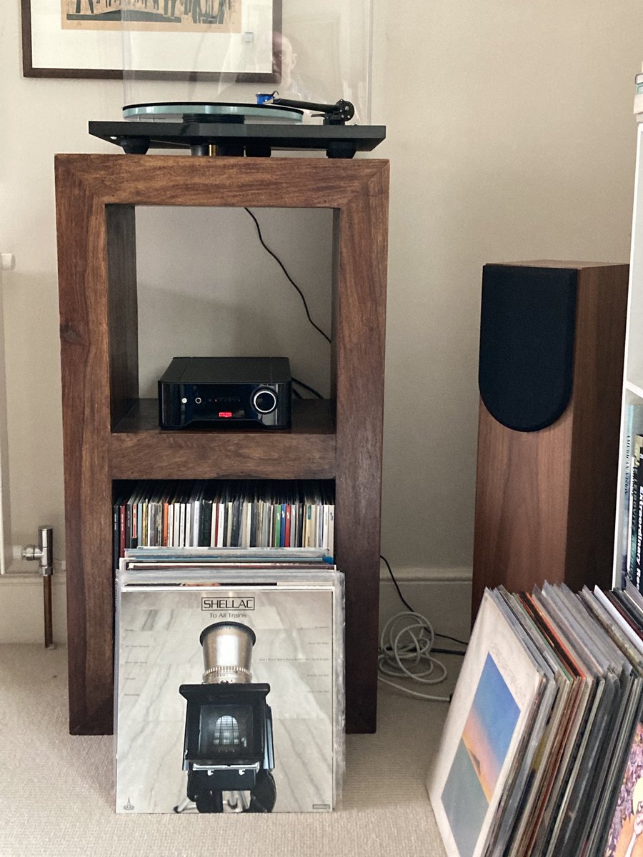 A quiet start to the day? Probably not! Shellac and strong, fresh coffee. Belting!