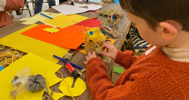 🎭 ¡Disfruta del teatro junto a tu familia!

😀 Gracias a la iniciativa #YoTambiénVoyAlTeatro del 
<a href="/centrodramatico/">CDN</a>, puedes ir junto a tu hijo/a con discapacidad intelectual o del desarrollo.

🧒👧Con los talleres de conciliación amenizados por <a href="/equipomico/">MICO</a> y el apoyo que