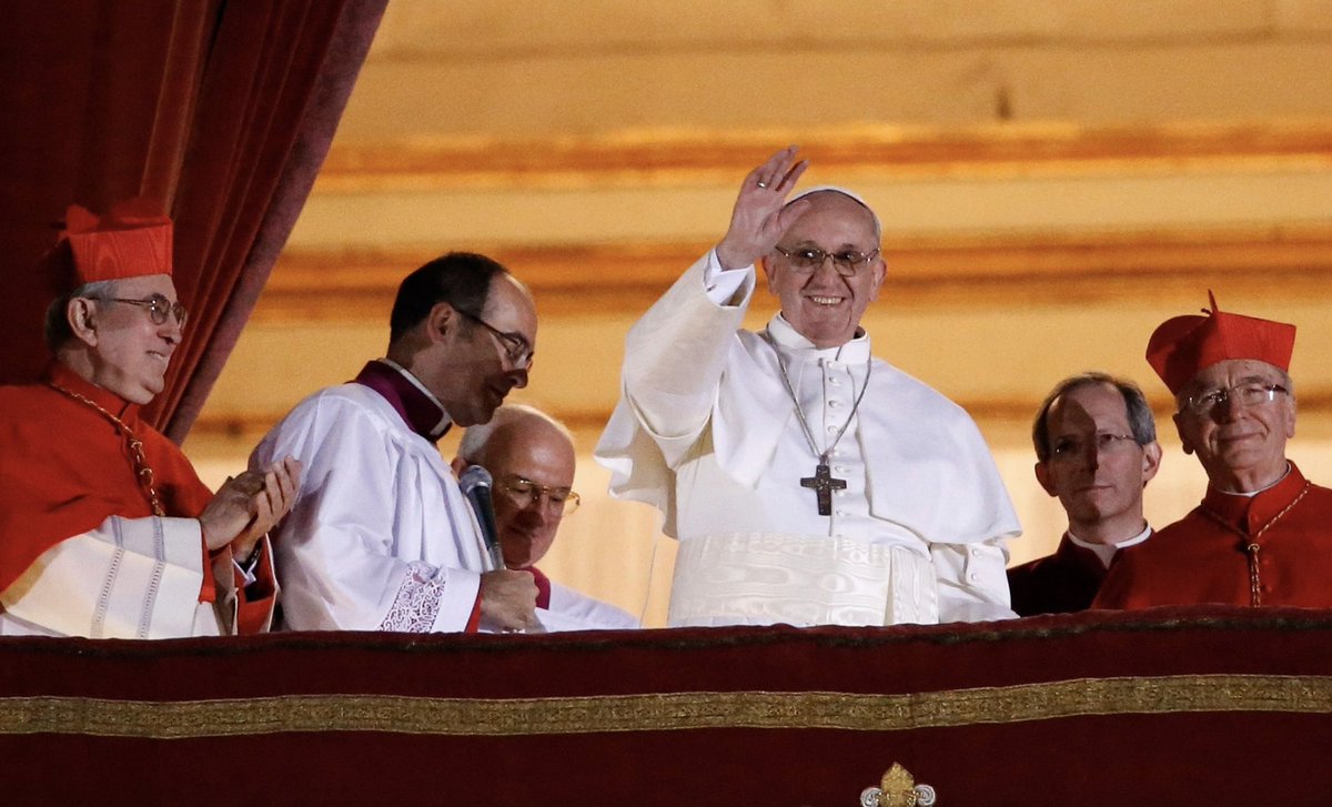 El 13 de marzo de 2013 el papa Francisco fue electo líder de la iglesia católica; se convirtió en el primer pontífice latinoamericano 

lopezdoriga.com/?p=1692476