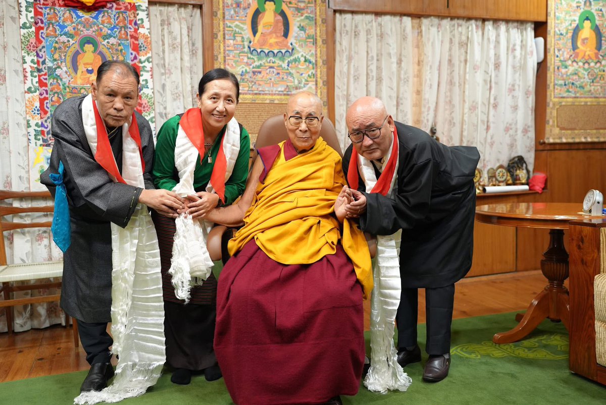 kalsang_jigme's tweet image. On the morning of April 21, 2025, His Holiness the 14th Dalai Lama granted an audience at his residence to members of the Tibetan Supreme Justice Commission, including Chief Justice Commissioner Yeshi Wangmo and Justice Commissioners Dawa Phunkyi and Labrang Phagpa Tsering.
