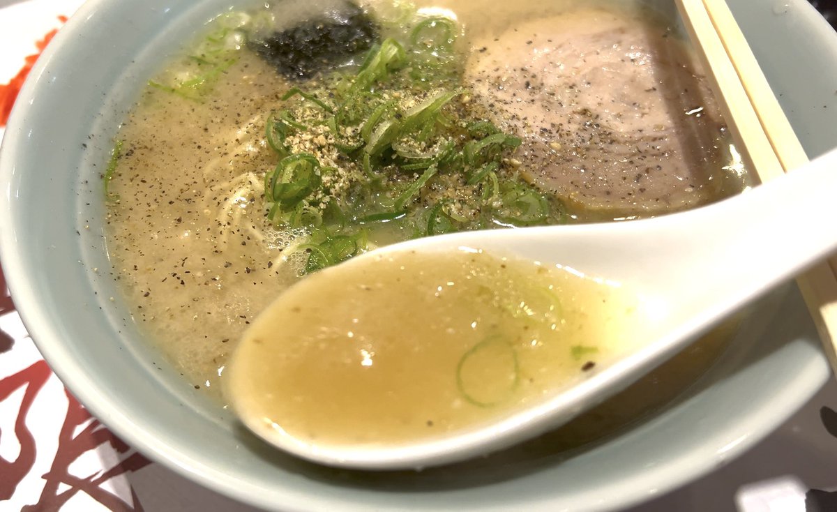 rocoChannel's tweet photo. らあめん花月嵐 長浜ラーメン ラーメン健太 を食らう【3分動画】 https://t.co/Eg2GNVHGaK @YouTubeより 久しぶりのらあめん花月嵐さん。やっぱり長いラーメンは美味いですね😋 #ラーメン #花月嵐 #ラーメン健太 https://t.co/7IMpdDQcyT