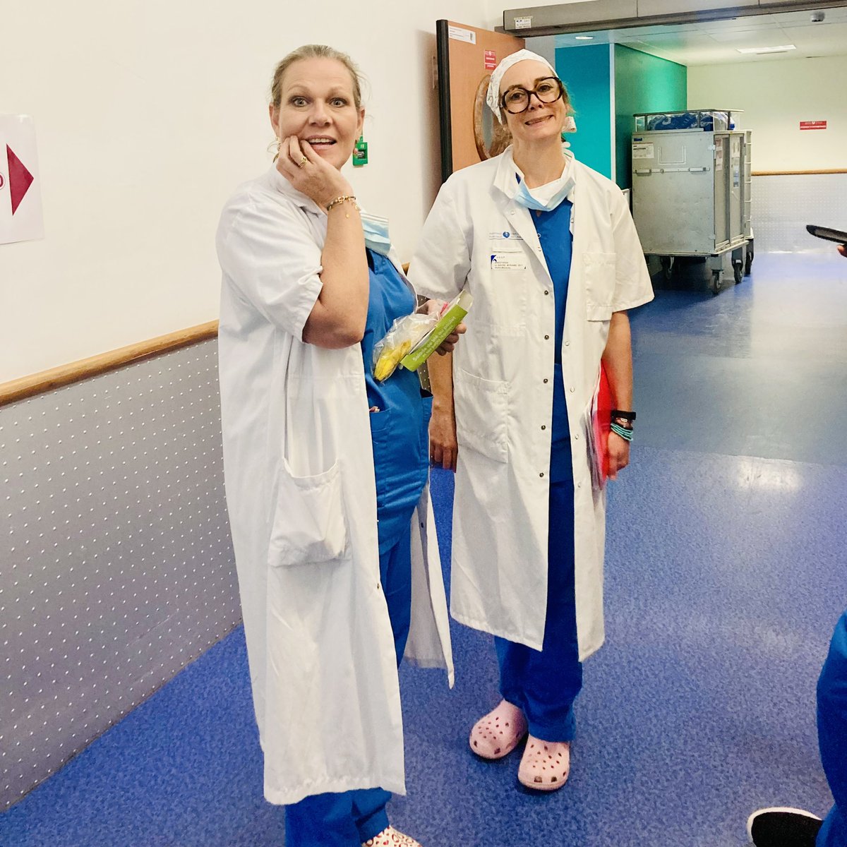 Anesthesie.Reanimation.HEGP (@anesth_rea_hegp) on Twitter photo Chasse aux🥚🪺🍳🍫🐰🔔🐣
Le suspens est intense.
Joyeuses Pâques!
<a href="/HopitalPompidou/">Hôpital européen Georges-Pompidou AP-HP</a> <a href="/SFAR_ORG/">SFAR Anesthésie Réanimation</a> <a href="/SFARJeunes/">SFAR Jeunes</a> <a href="/afisar/">AFISAR</a> <a href="/PierreHerme/">Pierre Hermé Paris</a> <a href="/pierremarcolini/">Maison Pierre Marcolini</a> <a href="/Leonidas/">Leonidas Chocolats</a> Chasse aux🥚🪺🍳🍫🐰🔔🐣
Le suspens est intense.
Joyeuses Pâques!
<a href="/HopitalPompidou/">Hôpital européen Georges-Pompidou AP-HP</a> <a href="/SFAR_ORG/">SFAR Anesthésie Réanimation</a> <a href="/SFARJeunes/">SFAR Jeunes</a> <a href="/afisar/">AFISAR</a> <a href="/PierreHerme/">Pierre Hermé Paris</a> <a href="/pierremarcolini/">Maison Pierre Marcolini</a> <a href="/Leonidas/">Leonidas Chocolats</a>