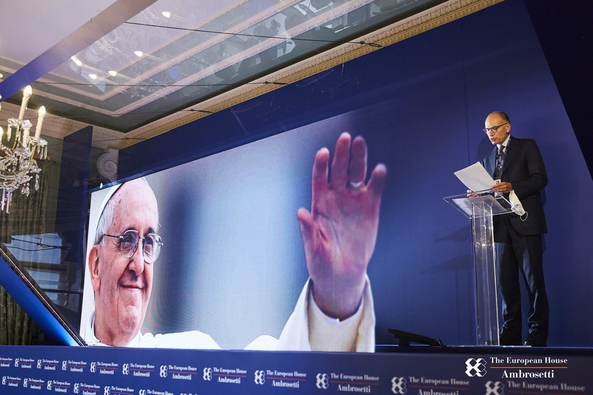 #PapaFrancesco
Rivolgiamo un ultimo saluto a Papa Francesco, che nel 2020 rivolse un messaggio di solidarietà al pubblico del Forum di Cernobbio. La pandemia ci ha insegnato che "nessuno si salva da solo", aveva affermato il Pontefice.