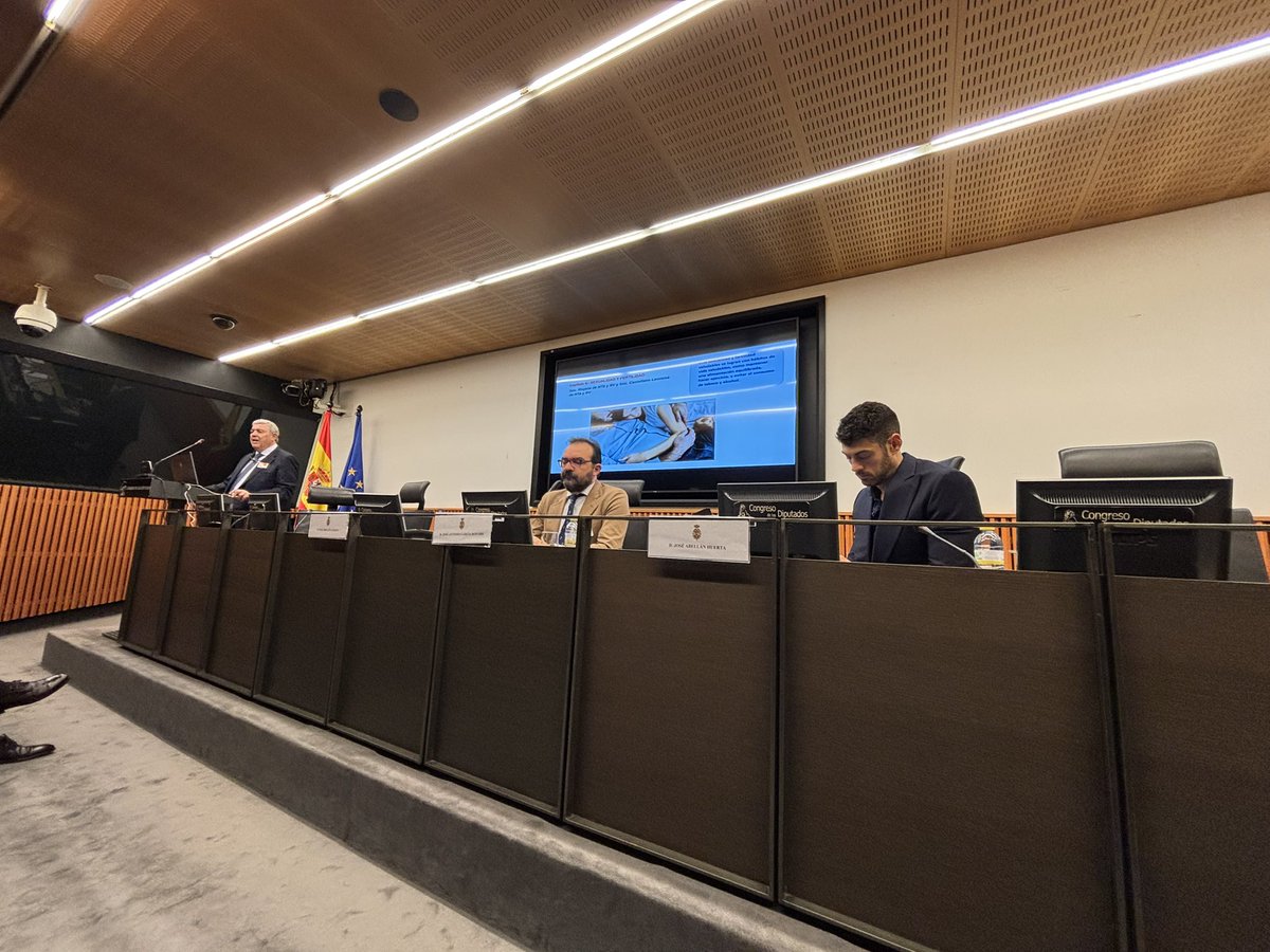 Rafael Crespo (@rafarcrespo) on Twitter photo Dr Abellán alemán hablando de riesgo cardiovascular en la sala Clara Campoamor del Congreso de los Diputados.
Claro y directo
<a href="/SEHLELHA140_90/">SEH-LELHA</a> <a href="/drJoseAbellan/">José Abellan</a> <a href="/josegdonaire/">José García-Donaire</a> <a href="/JAbellanAleman/">José Abellán Alemán</a> <a href="/Doctorabellan/">José Abellán</a> Dr Abellán alemán hablando de riesgo cardiovascular en la sala Clara Campoamor del Congreso de los Diputados.
Claro y directo
<a href="/SEHLELHA140_90/">SEH-LELHA</a> <a href="/drJoseAbellan/">José Abellan</a> <a href="/josegdonaire/">José García-Donaire</a> <a href="/JAbellanAleman/">José Abellán Alemán</a> <a href="/Doctorabellan/">José Abellán</a>