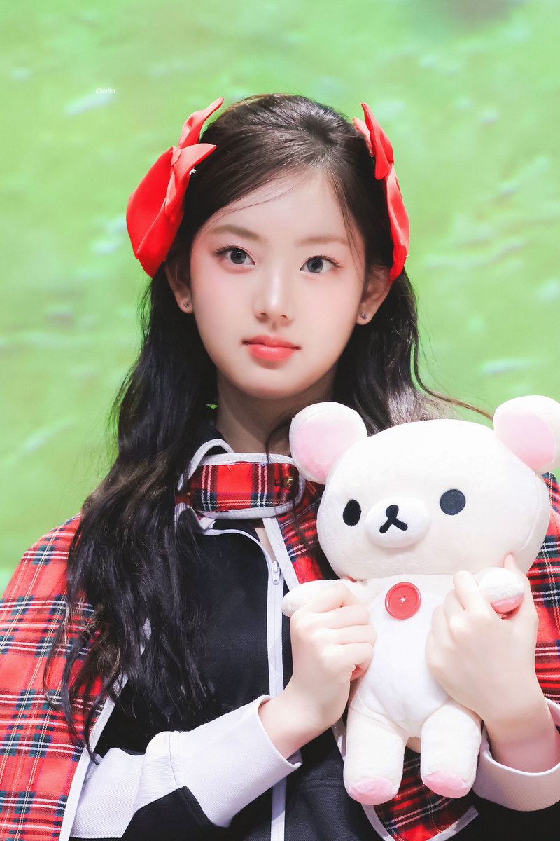 250325 🧸❤️

#KiiiKiii #키키 #LEESOL #이솔