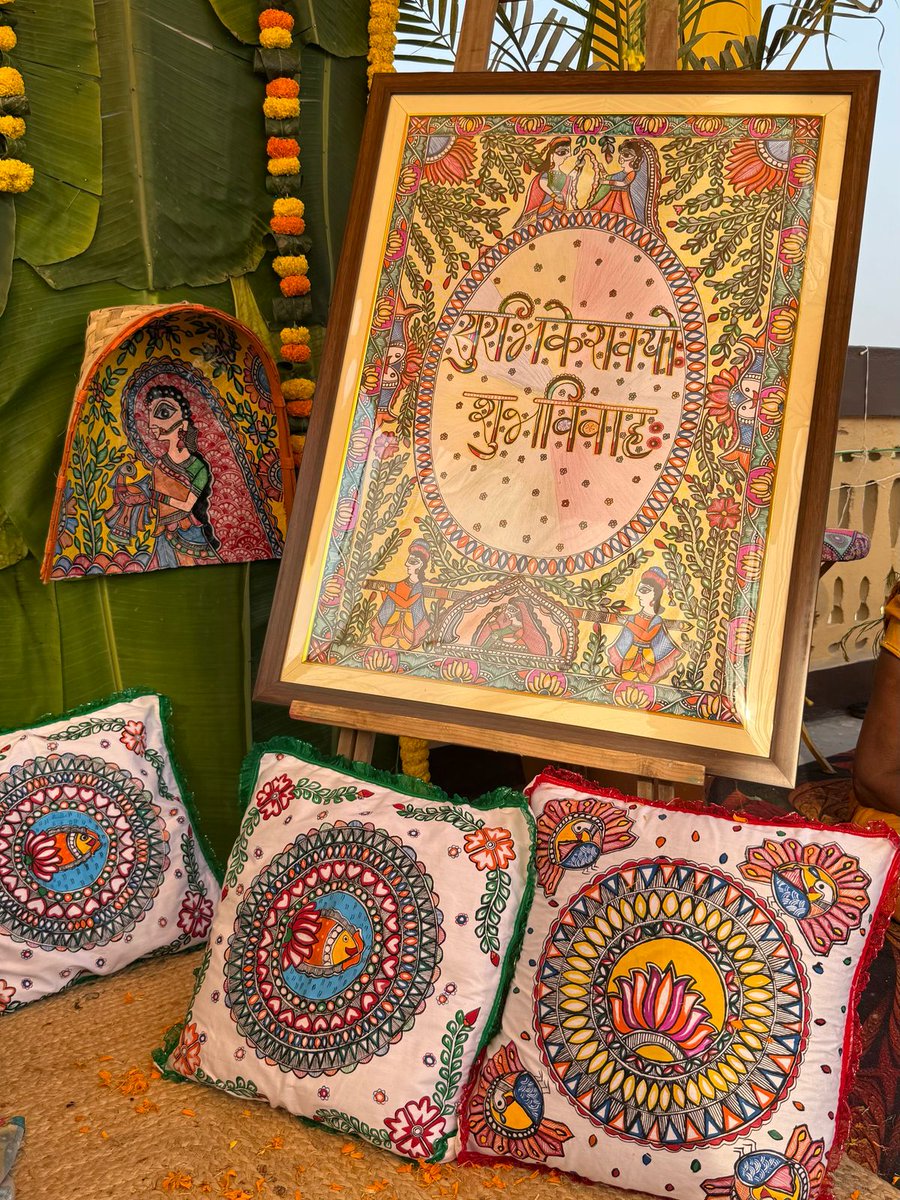 mithilakritihub's tweet image. Sign board for wedding in Sanskrit
Design no - 3
Created by us using Calligraphy and Mithilaart. 
Thank you shaadigram.events
Thank you, mithila_k_kala, and our team members. Shakshi, Ruchi, vidya, khushboo
#signboard #signboarddesign #mithilapaintingdesign #weddingdecor