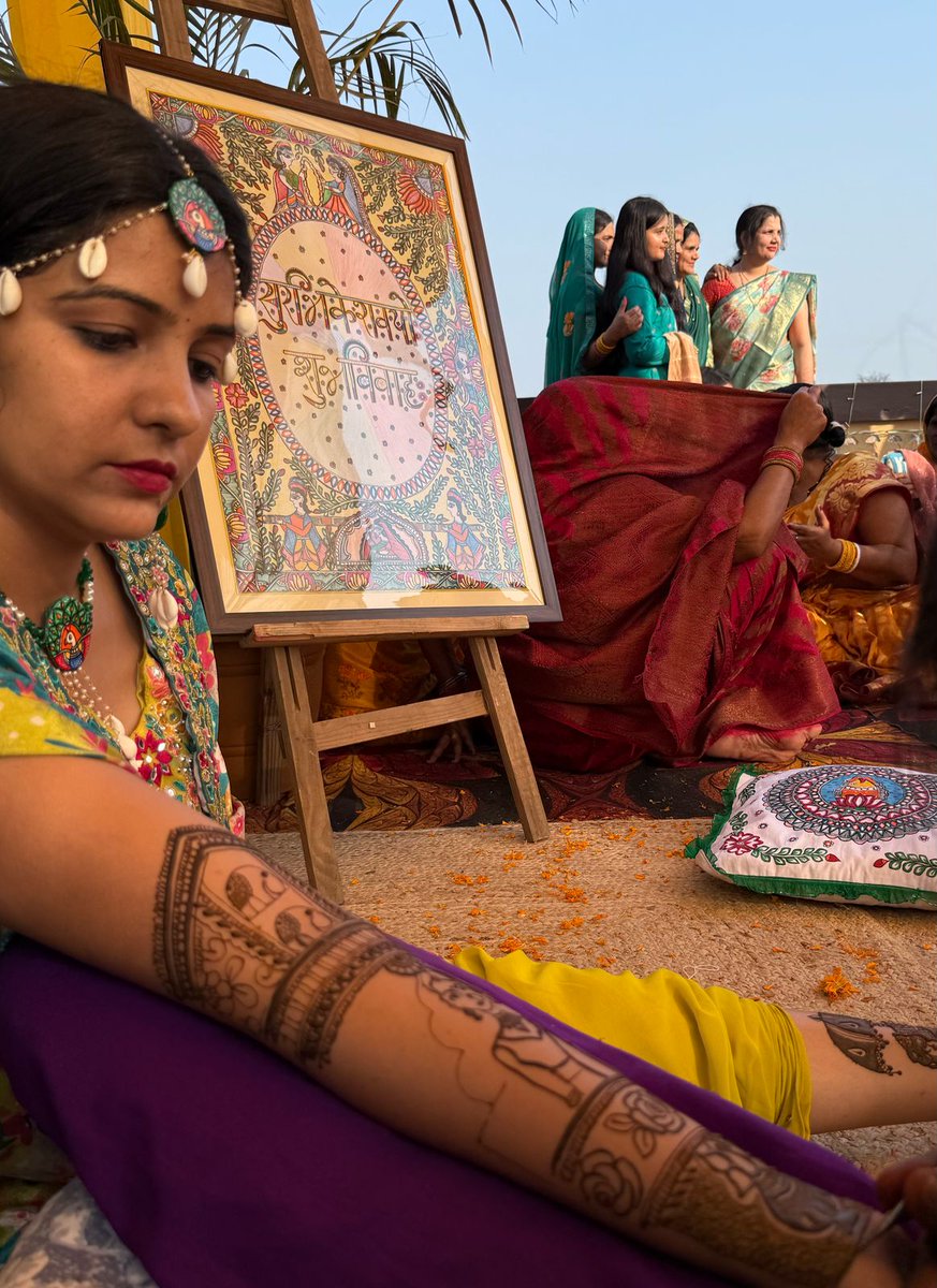 mithilakritihub's tweet image. Sign board for wedding in Sanskrit
Design no - 3
Created by us using Calligraphy and Mithilaart. 
Thank you shaadigram.events
Thank you, mithila_k_kala, and our team members. Shakshi, Ruchi, vidya, khushboo
#signboard #signboarddesign #mithilapaintingdesign #weddingdecor