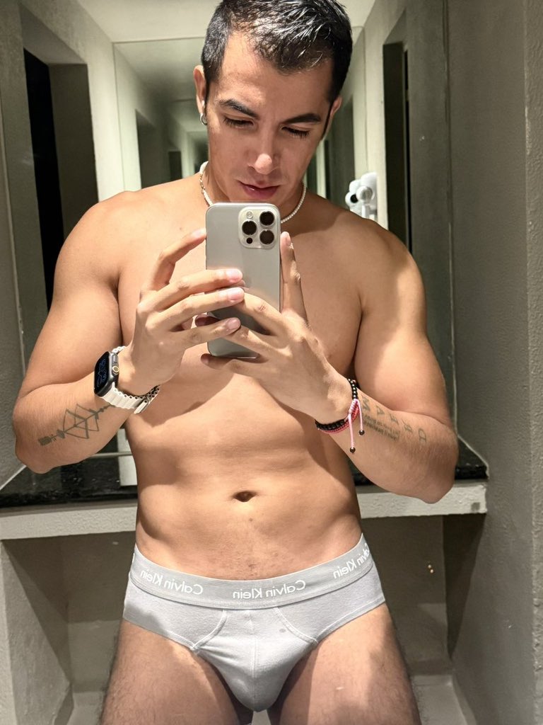 #HUOMOS #LOVEISLOVE #GAY #LGBTQ #LGBTQIA 
 De Querétaro, Querétaro Arteaga, México. 
<a href="/ivanflooores/">Iván</a> 🏳️‍🌈