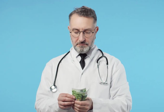 Image in tweet by The Vigilant Fox 🦊