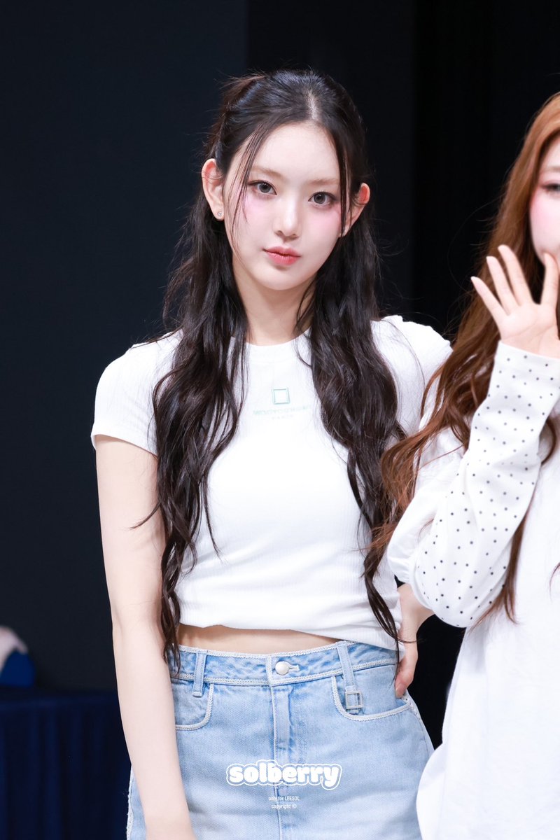 250419 위드뮤 팬싸 🦋#이솔 #Leesol #키키 #KiiiKiii <a href="/We_KiiiKiii/">KiiiKiii</a>