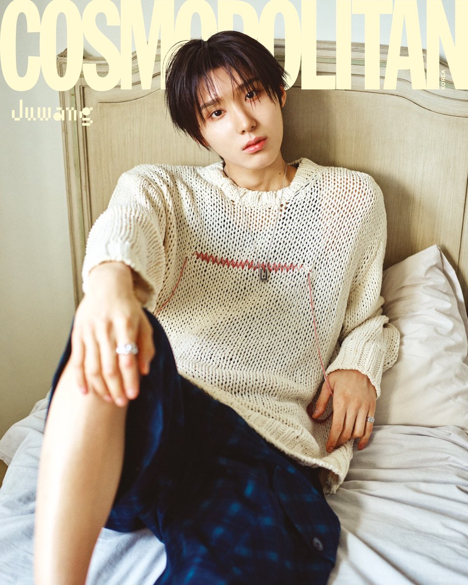 cosmokorea's tweet photo. 오직 <코스모폴리탄> 5월호에서 만나볼 수 있는 킥플립의 개인 커버 엽서도 공개! 😎 12페이지에 이르는 화보와 인터뷰도 기대 만땅 해 주기❤️

🔗 https://t.co/1P0npXdRWs

@kickflip_jype #계훈 #아마루 #동화 #주왕 #민제 #케이주 #동현 #KickFlip #코스모폴리탄 #COSMOKOREA https://t.co/2qGxoIPhcI