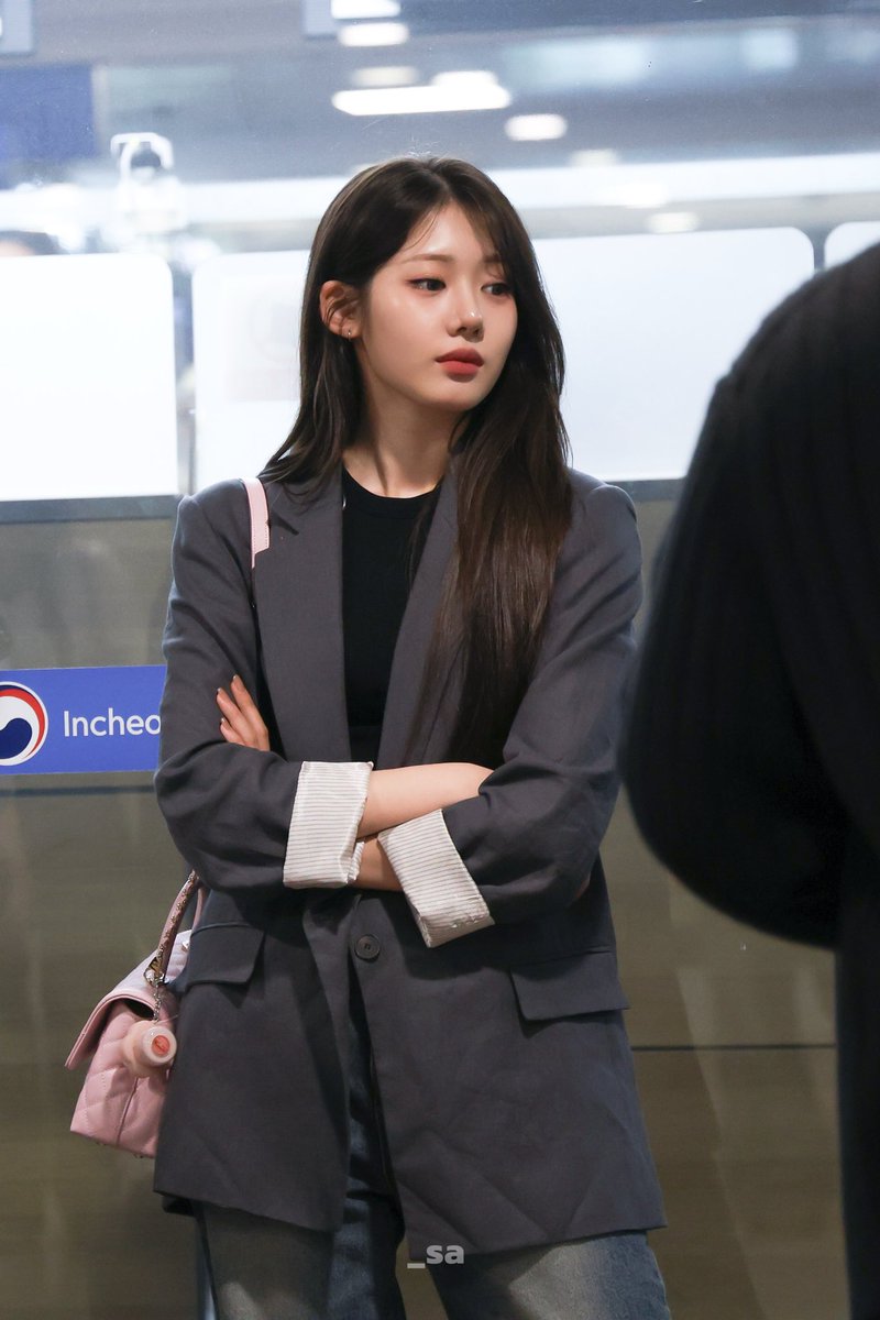 250421 ICN 도착

#BABYMONSTER #RORA  
#베이비몬스터 #로라 
#ベビモン #ローラ