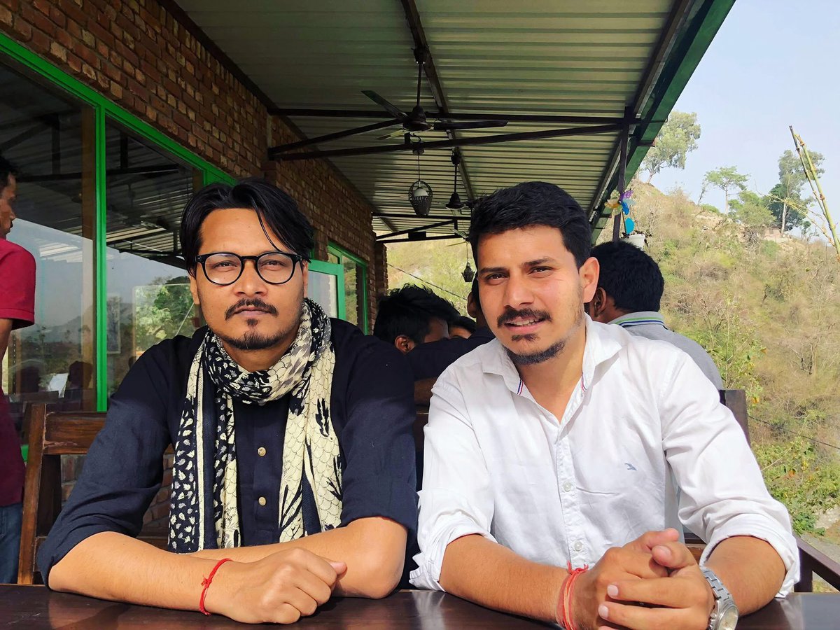 अजीत भारती जी के पेंचकस टाइट कर दिए गए हैं, ‘देख लेने’ की चेतावनी देकर आया हूँ। हाथापाई इसी शर्त पर रुकी कि अगली बार पुतिन को ही बीचबचाव में आना होगा।