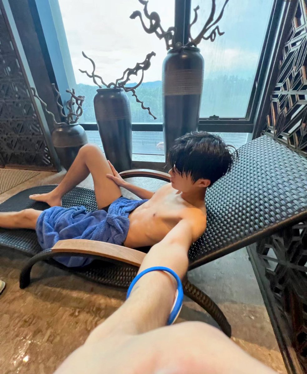 山东185 65kg｜小奶狗🐶
#gay #bottom #twink #asian #China #小奶狗 #帅哥 #帅哥资源 #小奶狗 #鲜肉 #白袜 #白袜男高 #白袜弟弟 #白袜男高 #抖音网红 #小红书 #青岛