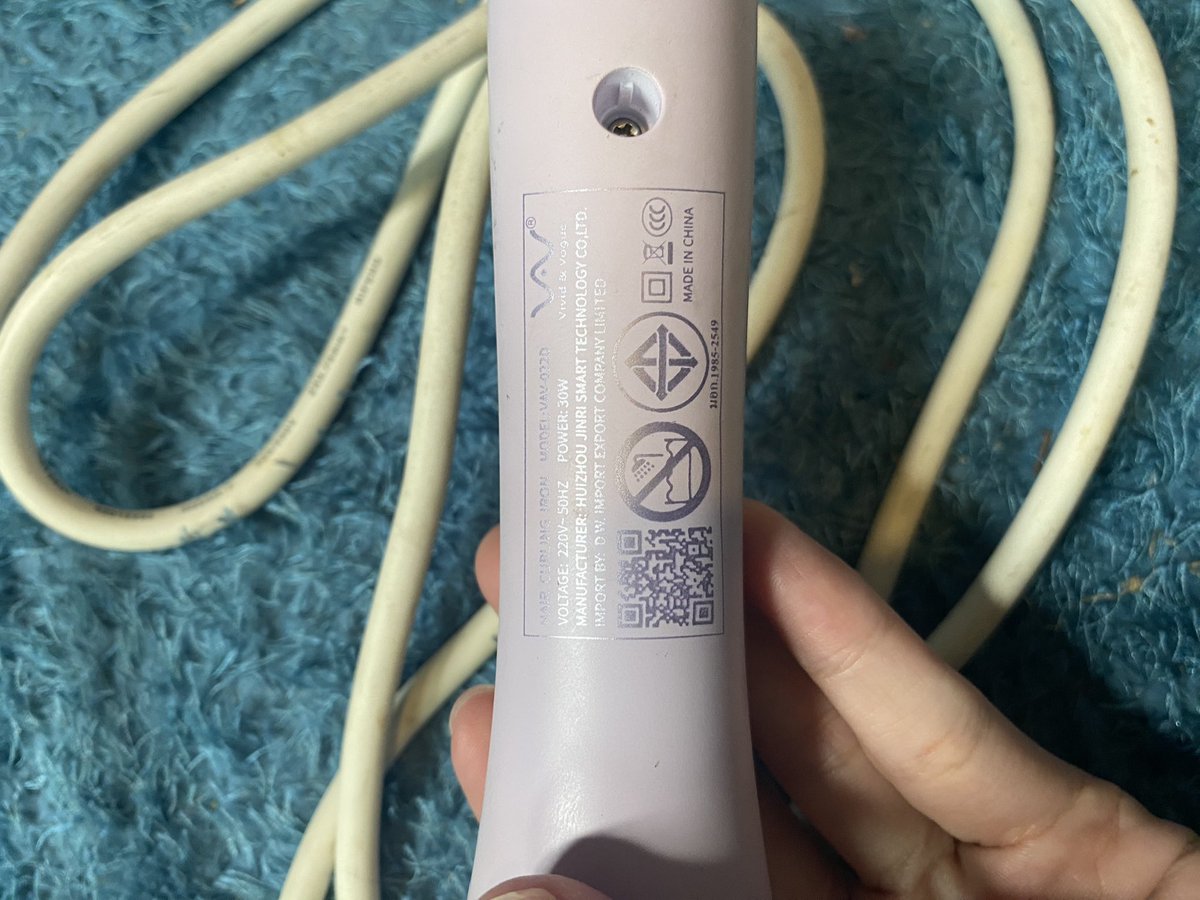 🧸ส่งต่อ

ที่ม้วน/ลอนผม vivid &amp; vogue แกน 32 mm 

❗️450 บาทส่งฟรีค่ะ  from1299

เดมขอดูพตได้ค่า‼️

#เสื้อผ้ามือสอง #เครื่องม้วนผม #ส่งต่อเสื้อผ้า #ส่งต่อเครื่องม้วนผม #vividandvogue #vividvogue #เครื่องม้วนผมมือสอง #โล๊ะตู้ #ที่ลอนผม #ส่งต่อvivid #ส่งต่อคสอ