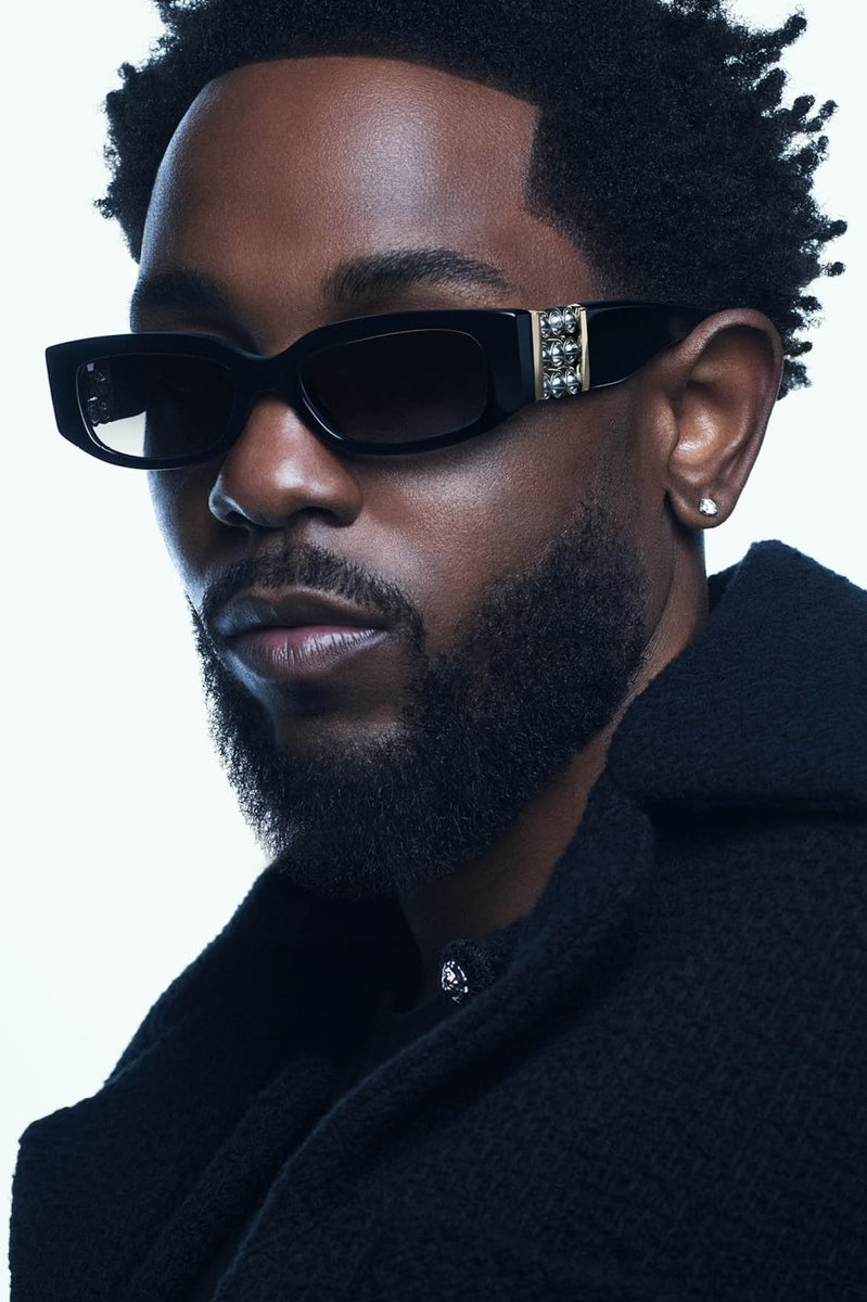 Homiekage's tweet photo. Chanel has tapped Kendrick Lamar as the new brand ambassador. 👏🏾 https://t.co/l1tlAPX1Kv