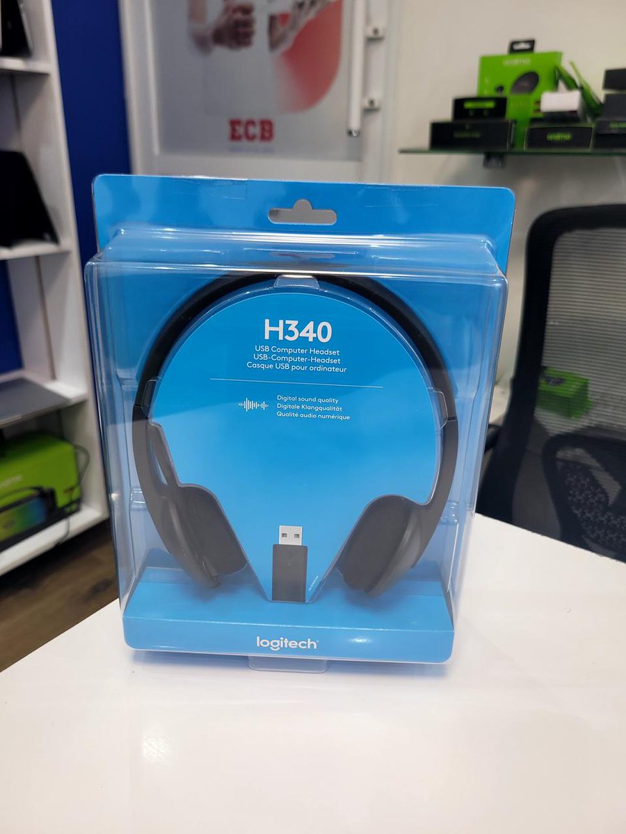 allan_okoyo's tweet photo. Come get this logitech H340
๐น๏ธUSB plug-and-play
๐น๏ธDigital stereo sound
๐น๏ธNoise-canceling mic
๐น๏ธLightweight + comfy
๐น๏ธ1.8m cable
Compatible: Windows/Mac
#LogitechH340 #TechSimplified #RemoteGear #WFHSetup #ZoomReady #OnlineClassEssentials #USBHeadset
#Ecbtechkenya https://t.co/ZlsGTP0vpz