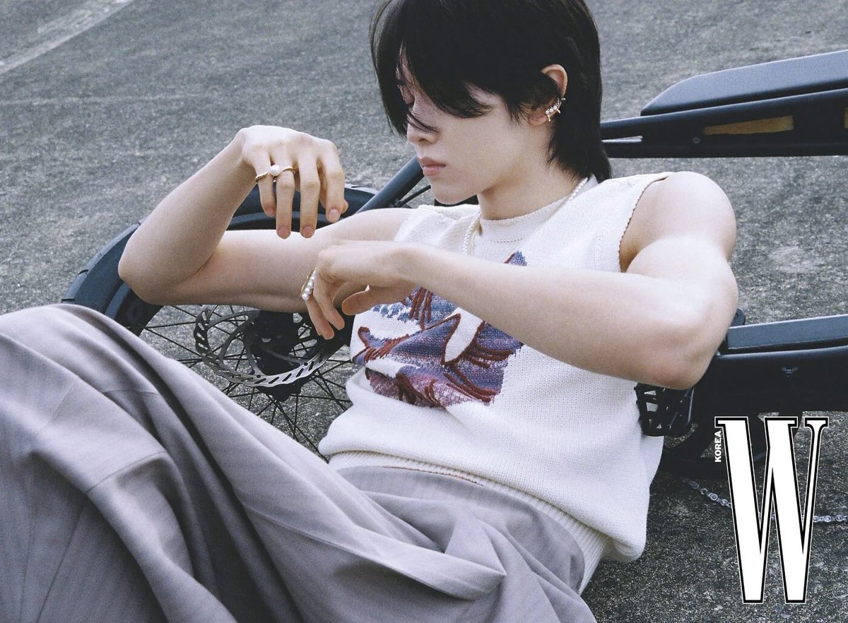 riize_archives's tweet photo. SUNGCHAN for W Korea https://t.co/4Cexk2Yqie
