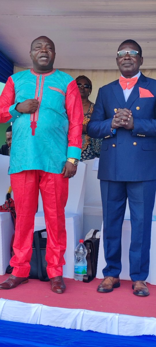 Pendant ce moment de la fin de la conférence,  l’apôtre BANGUE a exhorté les pasteurs et tous les chrétiens à œuvrer pour le développement socio-économique de l’être humain en pratiquant l’agriculture,  l’élevage,  le commerce...à l’image d’Isaac à Guerar, Genèse chap 26.