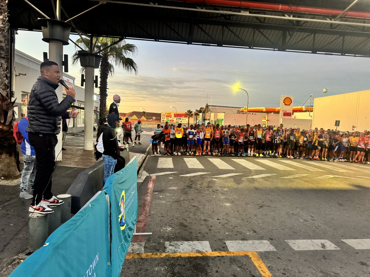 Opening the Atlantis 21K family run on behalf of the @cityofct as a proud sponsor to this event. We love community events.