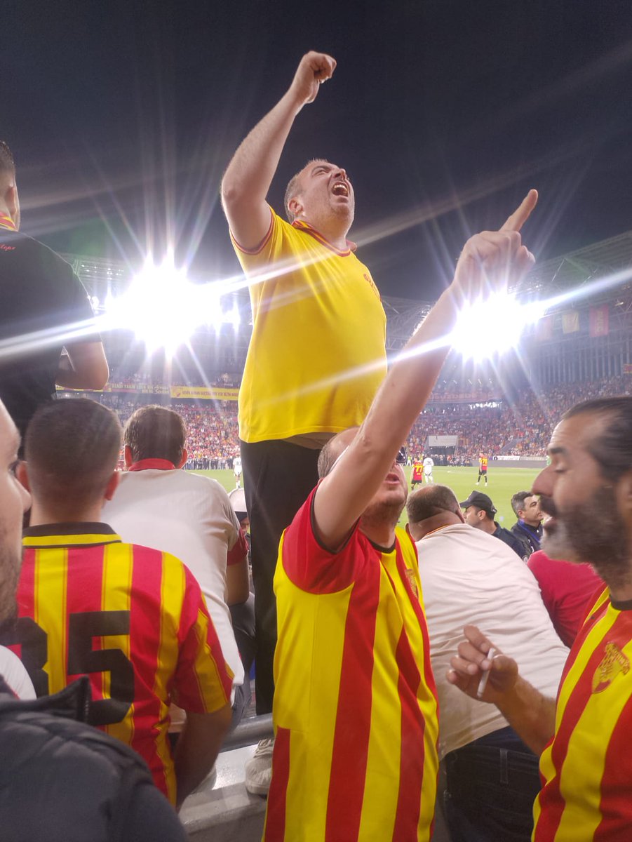 Günaydın hayırlı sabahlar hayırlı haftalar hayırlı işler olsun cümlemize Allah herkesin işini gücünü rast getirsin amin ❤️💛