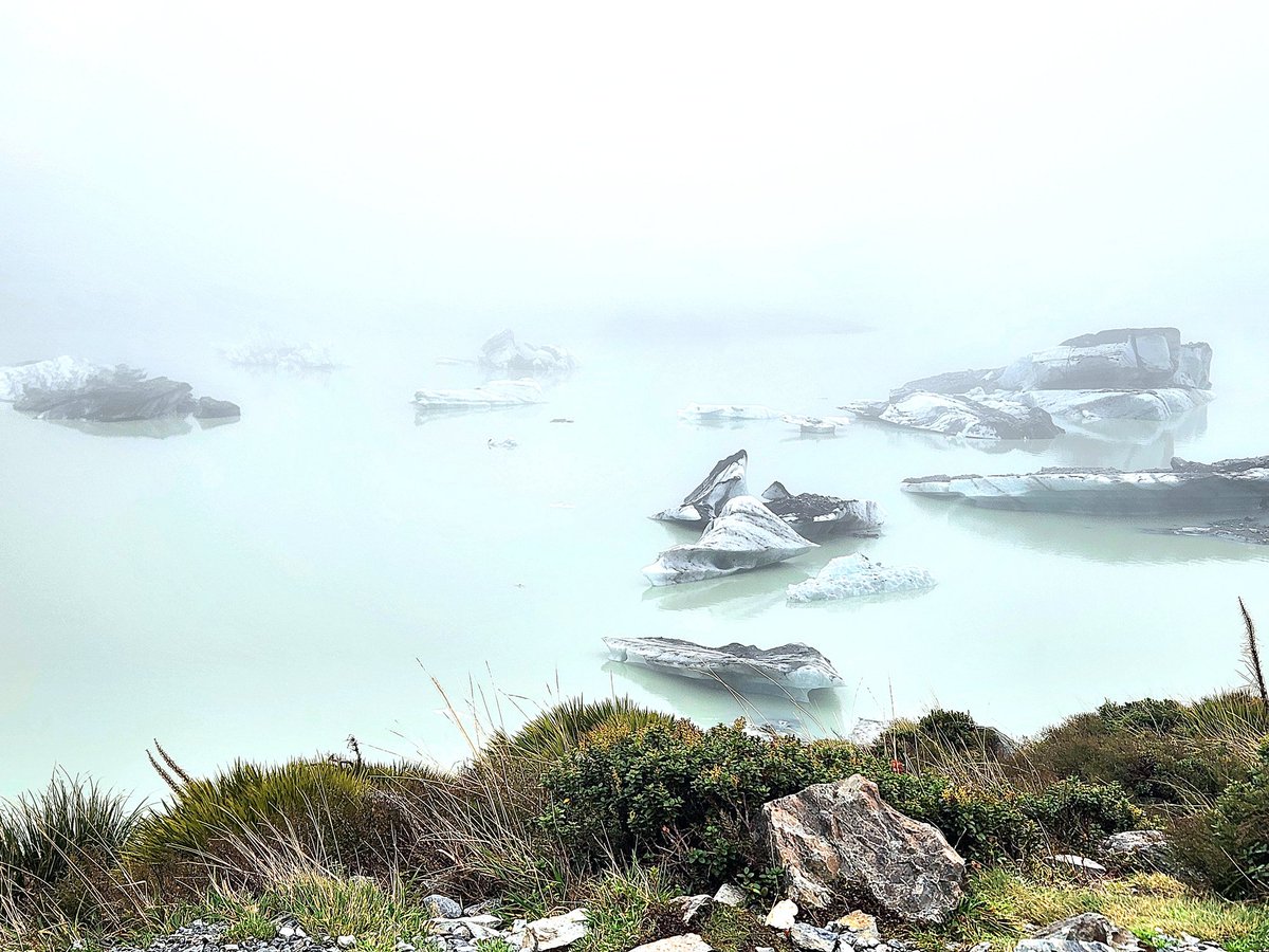 voyager_ms's tweet photo. Went hiking. Saw the glacier lake. https://t.co/u35Ge0FXnG