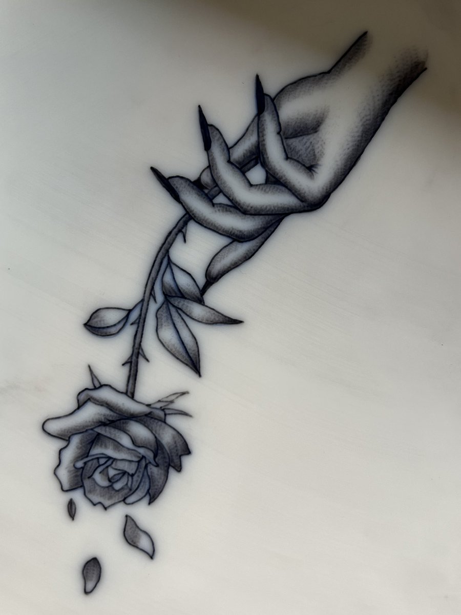 practice tattoo on fake skin (and my first time trying shading). i borked the hand but overall not a bad attempt! 👍🏼