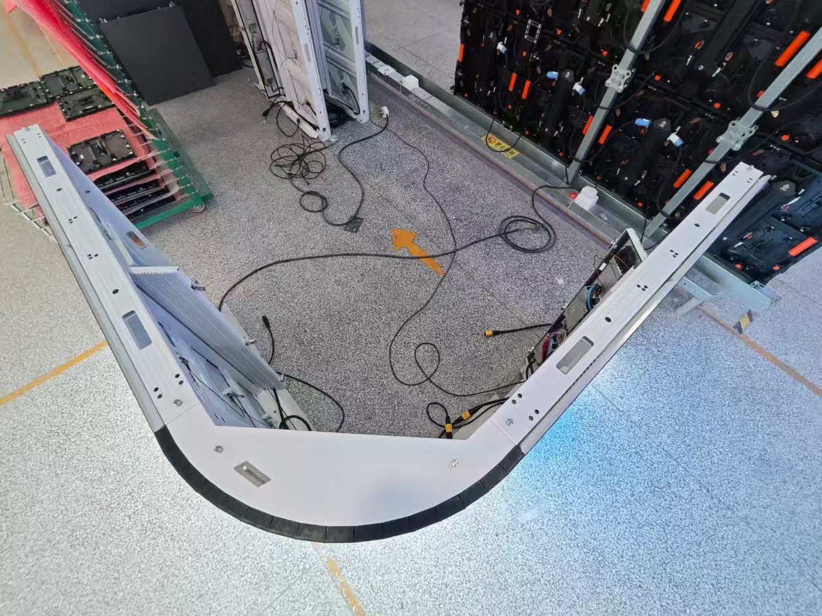 TracyHu16's tweet image. #doublesides #leddisplayscreen #frontservicecabinet #leddisplay #indooroutdoor #ledvideowall #poleledscreen #customized
Call me now for more information!
Call/WeChat: 0086-18316843344
Call/WhatsApp: 0086-13425244569
We are waiting for your inquiry and comments.