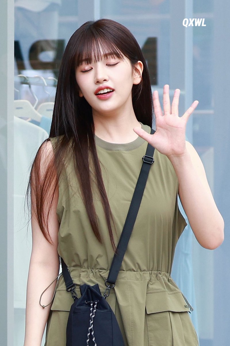 OMG！Yujin's eyes? 🤯Both eyes are swollen.🥺I hope Yujin's eyes can recover soon.🥺
<a href="/IVEstarship/">IVE OFFICIAL</a> <a href="/STARSHIPent/">STARSHIP Ent.</a> ？！？！

#ANYUJIN #안유진 #YUJIN 
#IVE #아이브