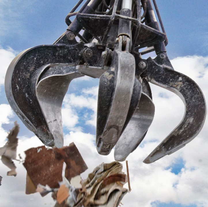 ❓Did you know❓

There are a variety of tine designs on Cat® Orange Peel Grapples to suit your material handling applications💪

Closed tines are best for picking up small material such as metal or woodchips.

Semi-open tines are designed for handling small diameter materials