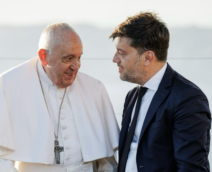 Serviteur de l’Église et messager de la paix, le Pape François s’est éteint en ce lundi de Pâques. Il a partagé avec le monde, et jusqu’au bout, sa foi et son idéal de servir les plus pauvres.

À Marseille en 2023, à Ajaccio l'année dernière, nous avons partagé ce message, son